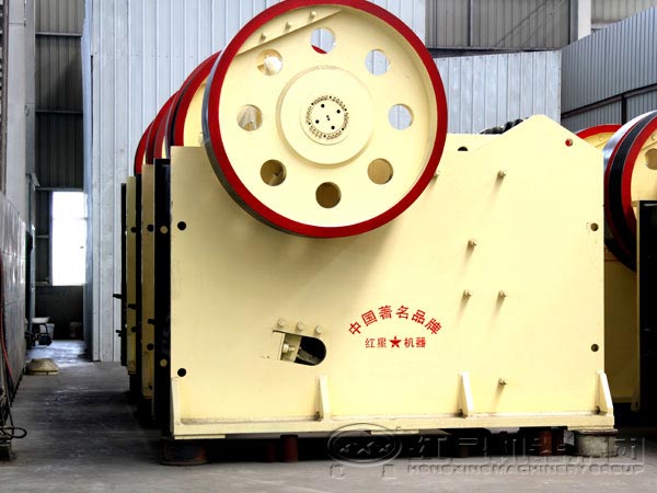 礦石破碎機設(shè)備如何選擇？河南破碎機廠家