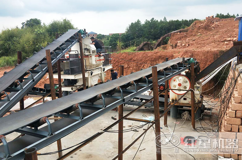 石頭加工沙子每噸成本多少錢？石頭加工沙子設(shè)備有哪些？