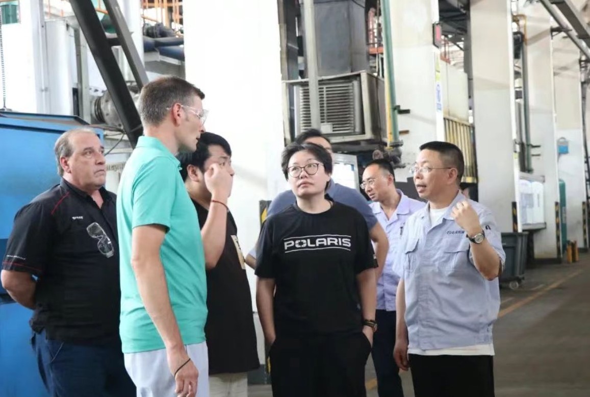 美國雪地摩托車創(chuàng)始者北極星到訪志成！