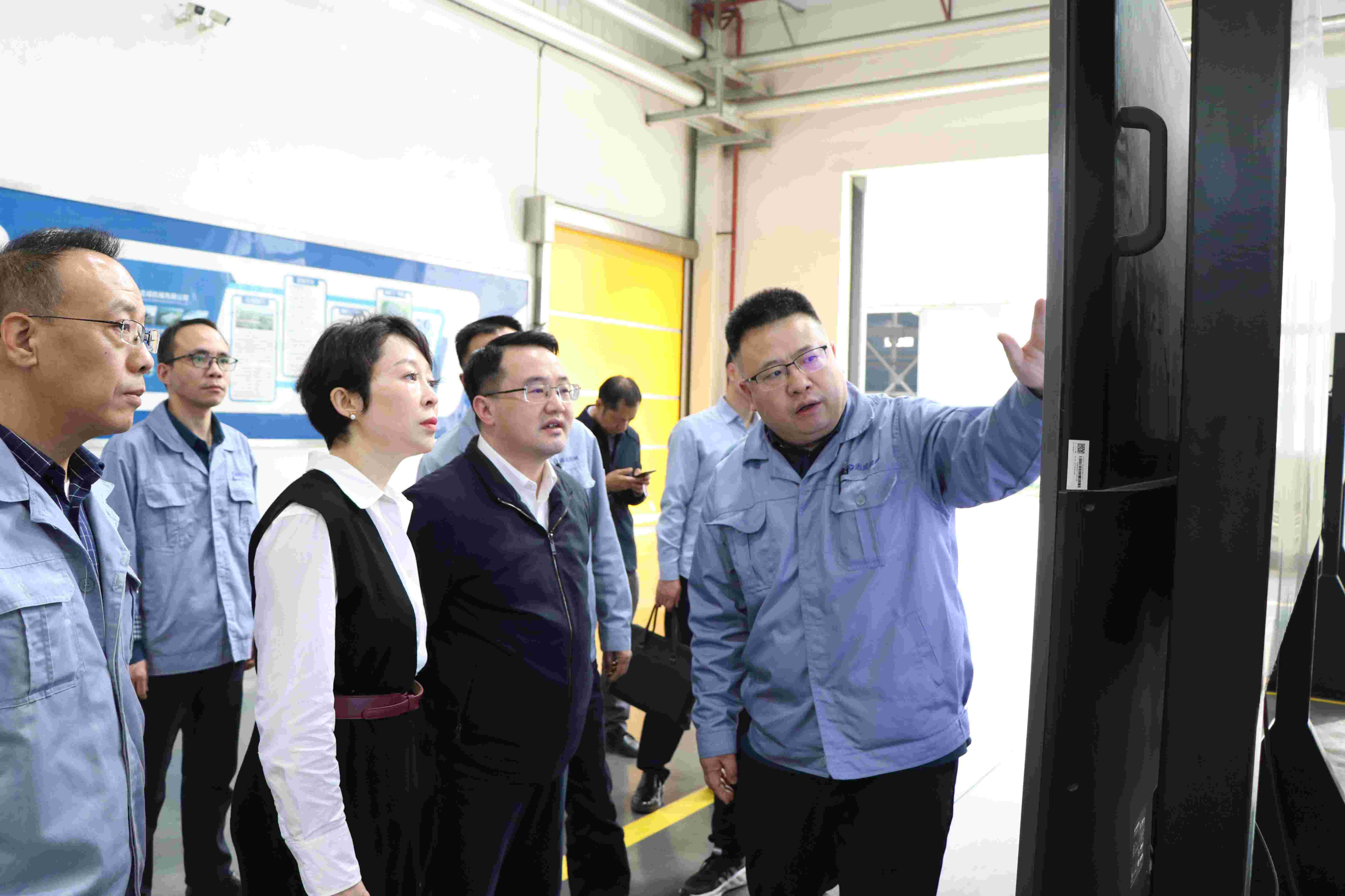 領(lǐng)導(dǎo)調(diào)研丨九龍坡區(qū)副區(qū)長(zhǎng)到訪(fǎng)志成機(jī)械