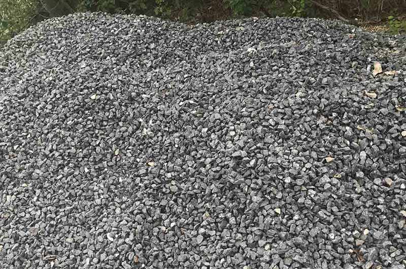 鋪路、修路用的瓜子石破碎機(jī)多少錢一套