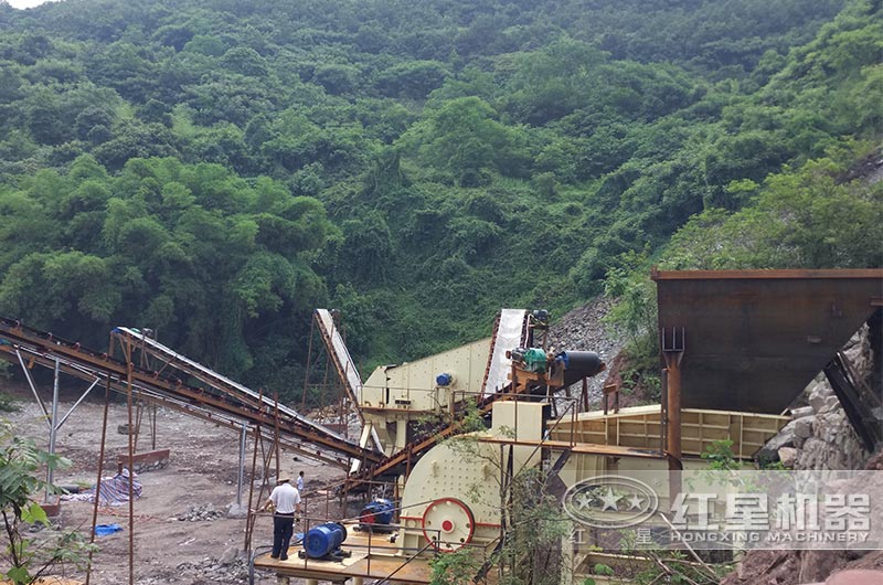 1615型重錘式破碎機生產(chǎn)能力如何，報價是多少